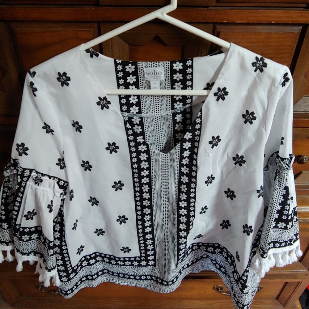 Gorgeous white and black top